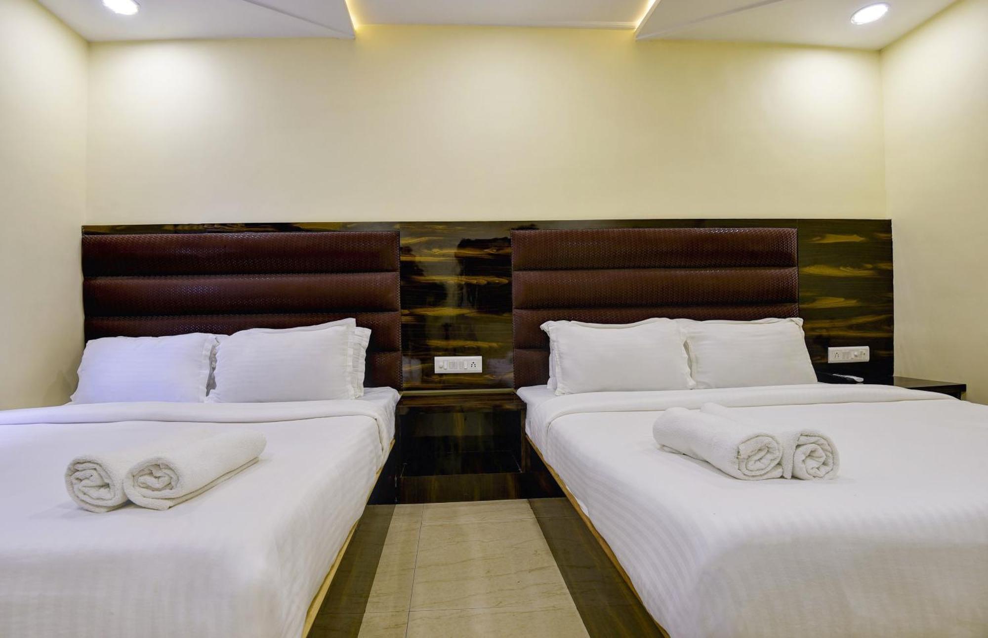 Deluxe Hotel