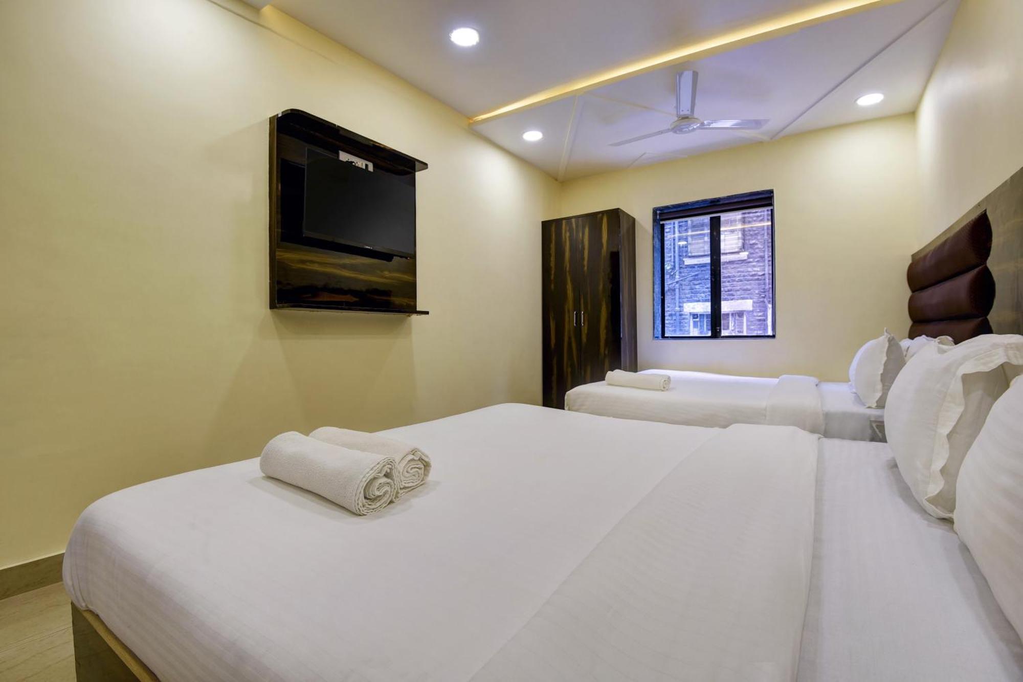 Hotel Deluxe *