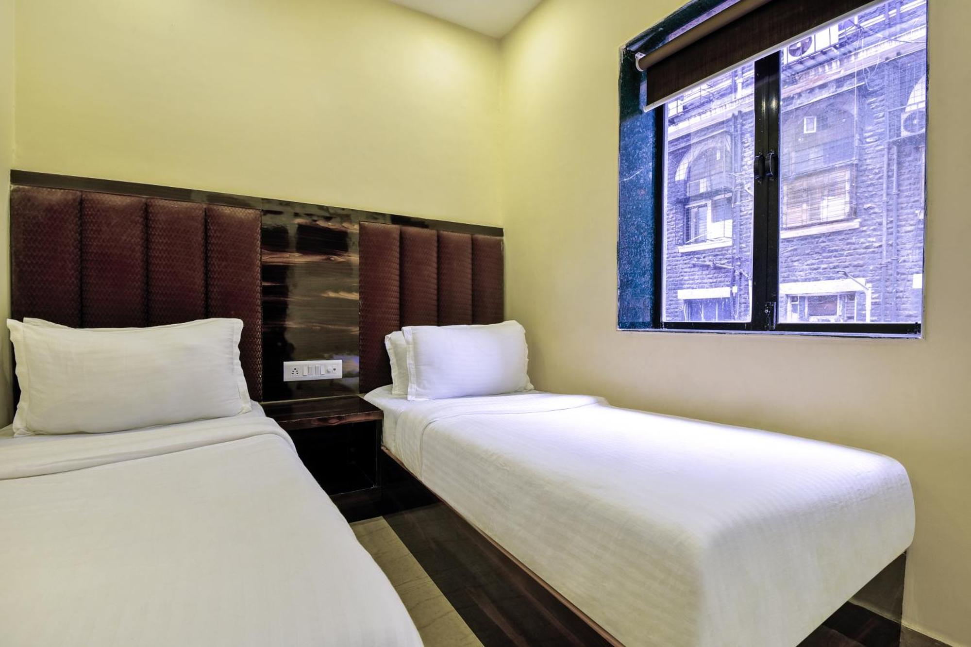 Hotel Deluxe Mumbai